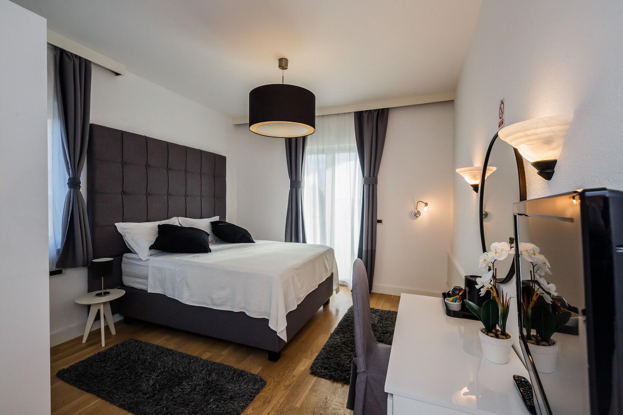 Hotel Villa Zarko Kaštel Stari Extérieur photo
