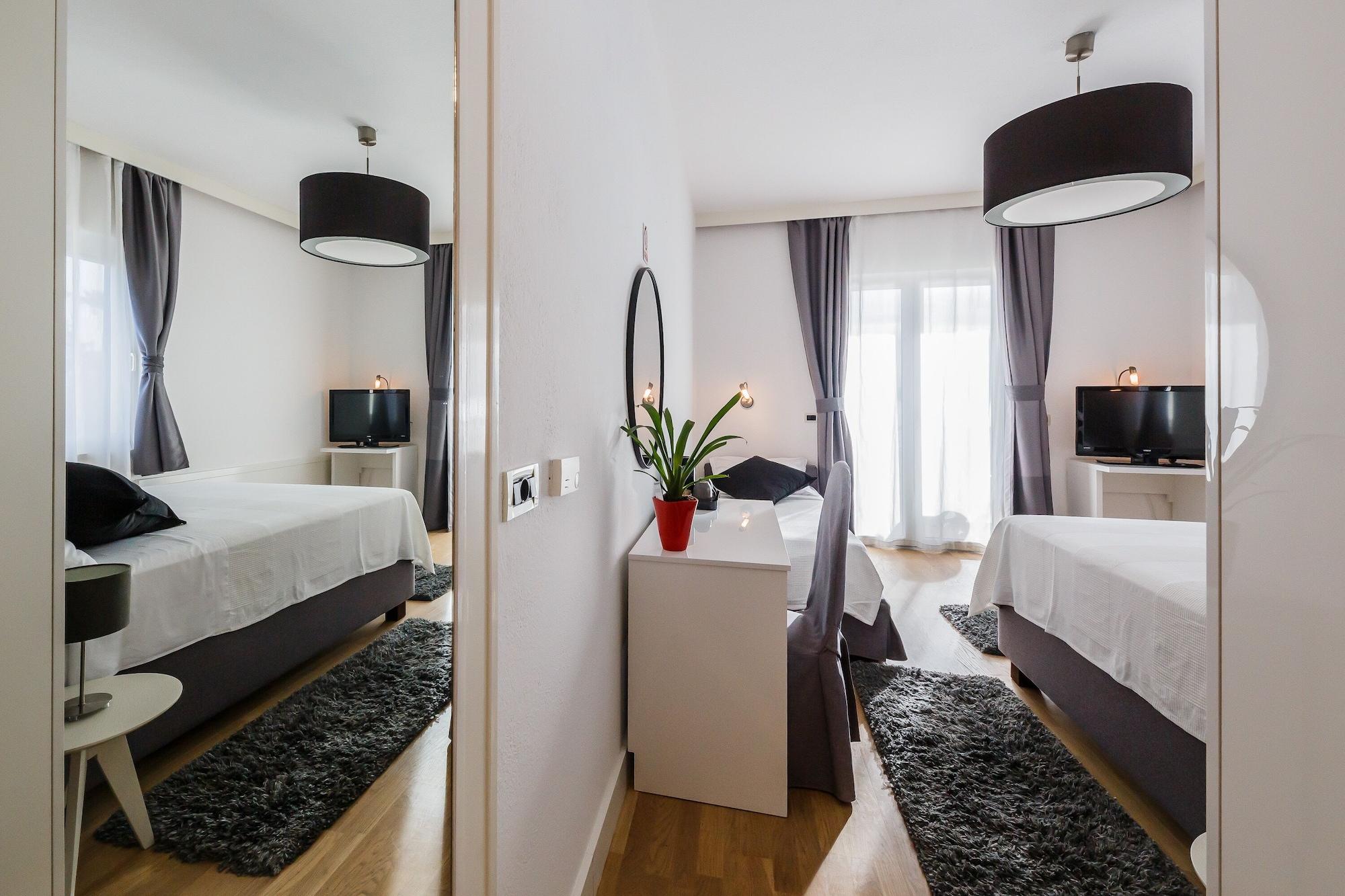 Hotel Villa Zarko Kaštel Stari Extérieur photo