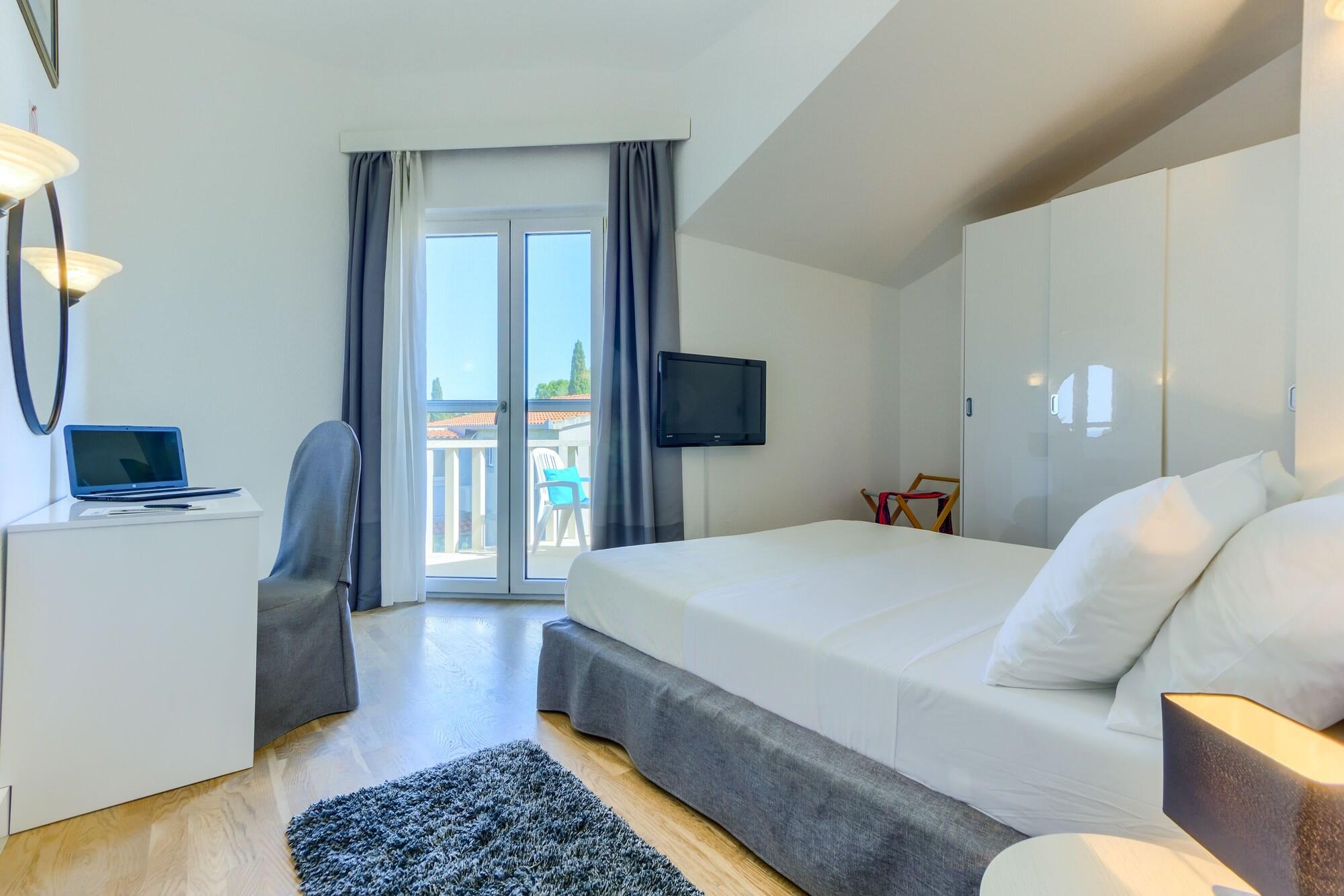 Hotel Villa Zarko Kaštel Stari Extérieur photo