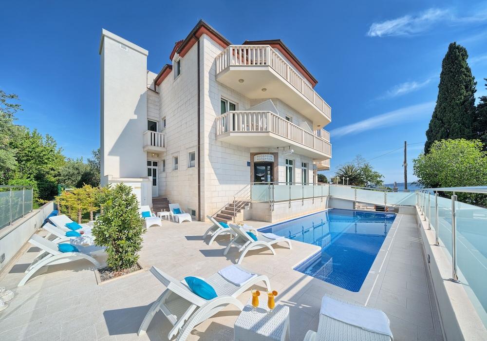 Hotel Villa Zarko Kaštel Stari Extérieur photo