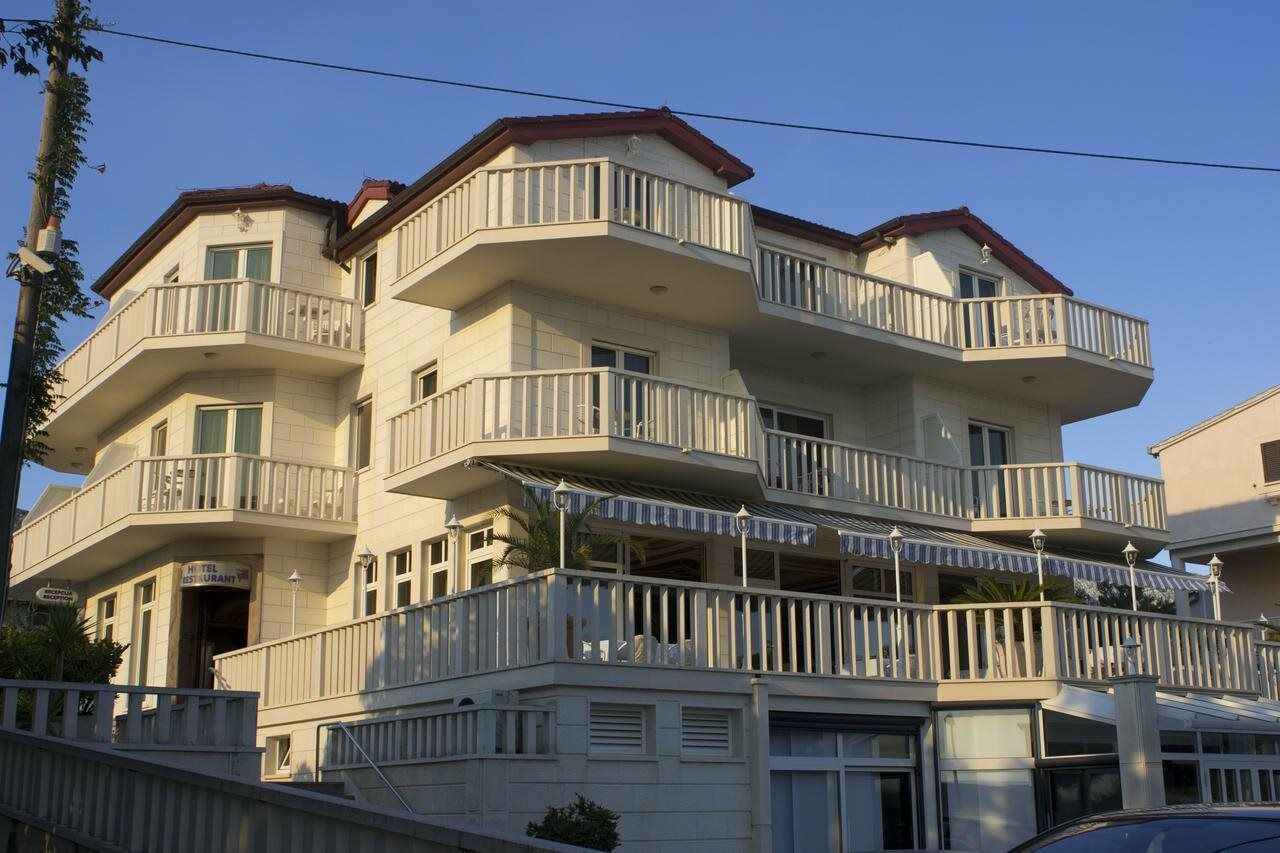 Hotel Villa Zarko Kaštel Stari Extérieur photo